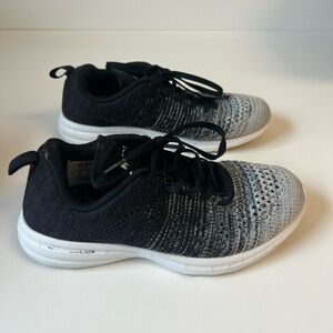 APL Women’s TechLoom Pro Sneaker. Size 8. Very Good Condition.